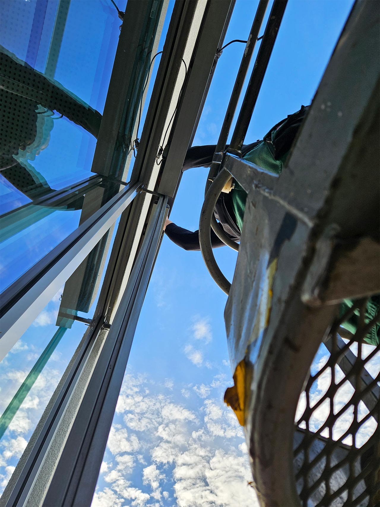Buchwald Fenster - Türen - Rolläden - Reparatur & Service - Fenster und Türen Wartung, Gummiaustausch, Scheibenaustausch, Beschlagaustausch (Verriegelung), Blinde Scheiben, Pilzkopfverriegelung und Brandschutz